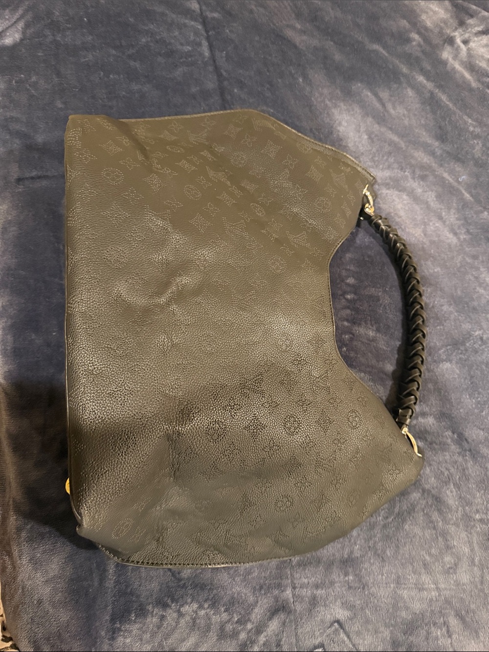 Classic Black Leather Shoulder Bag with silver Hardware - Picture 6 of 11